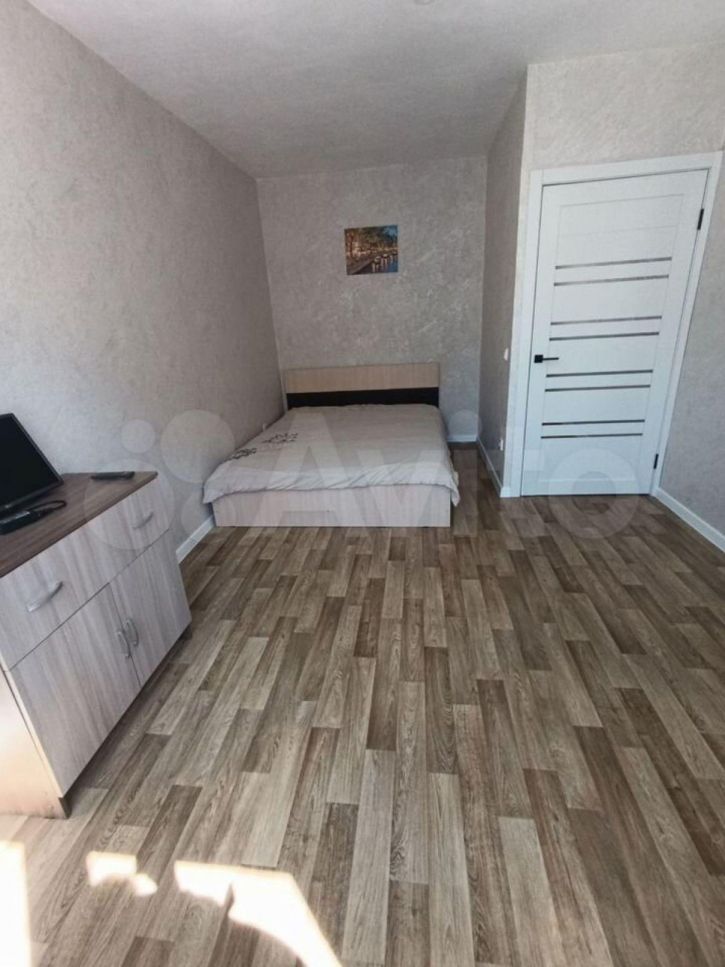 1-комн квартира Героя Сарабеева ул, 7