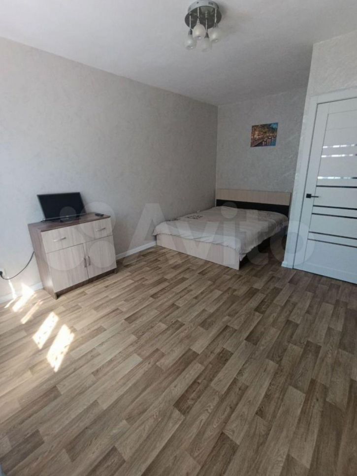 1-комн квартира Героя Сарабеева ул, 7