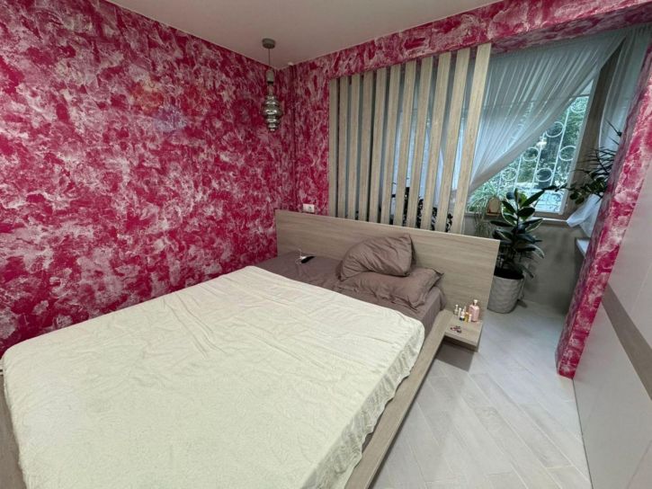 4-комн квартира Селезнёва ул, 206