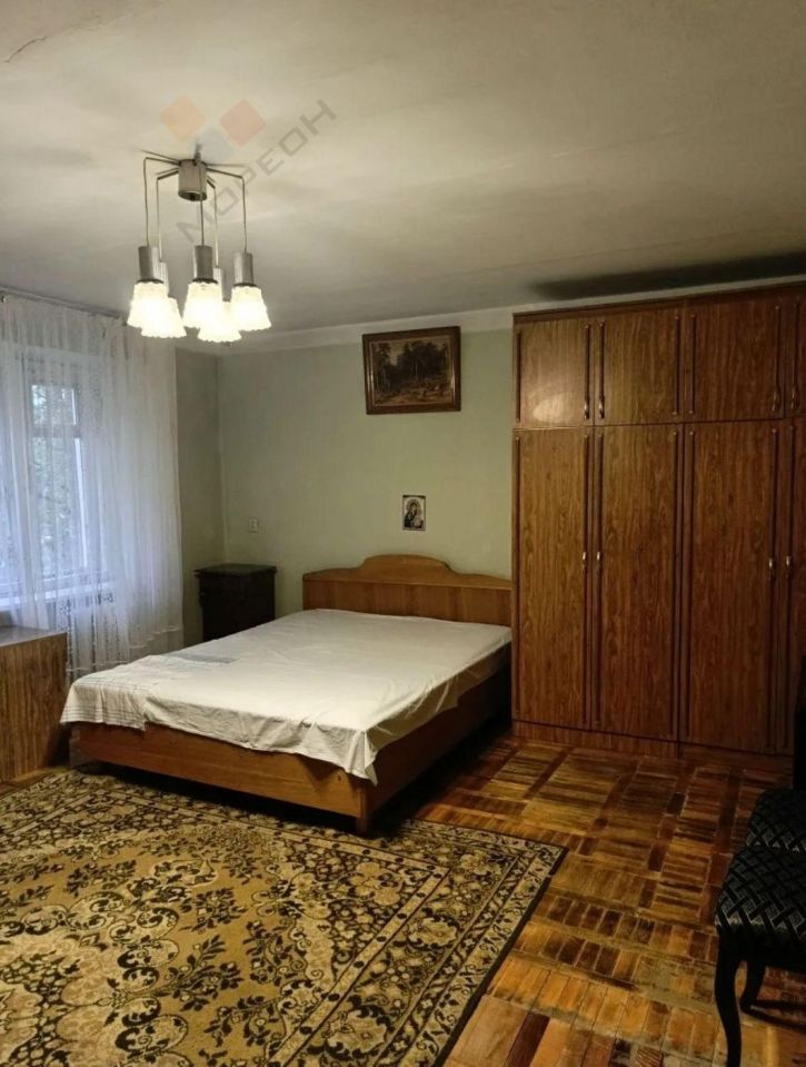 4-комн квартира Селезнёва ул, 176