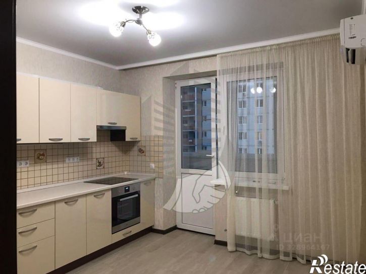 1-комн квартира ул им. Героя Яцкова И.В., 10,  д. 10