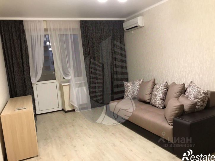 1-комн квартира ул им. Героя Яцкова И.В., 10,  д. 10
