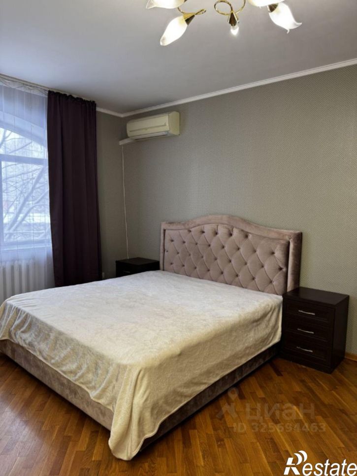 3-комн квартира улица Думенко, 2,  д. 2