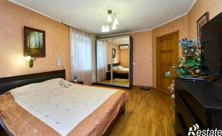 2-комн квартира проспект Чекистов, 33,  д. 33