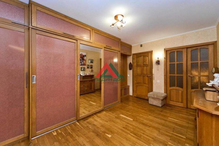 2-комн квартира Чекистов проспект, д.33
