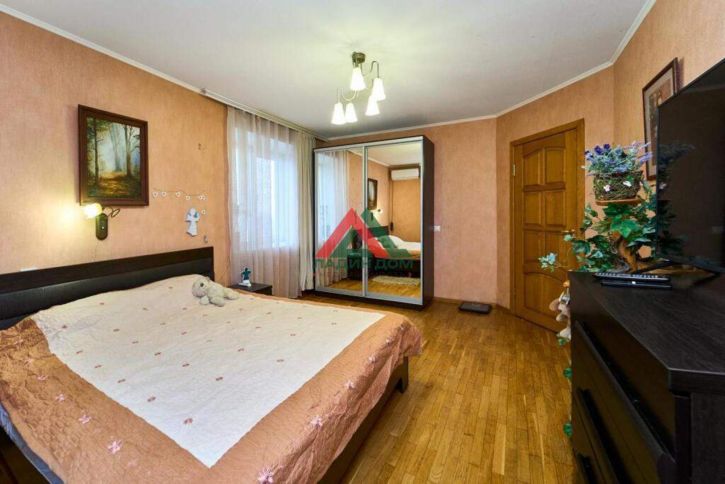 2-комн квартира Чекистов проспект, д.33