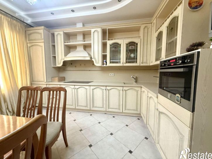 2-комн квартира улица имени Володи Головатого, 302,  д. 302