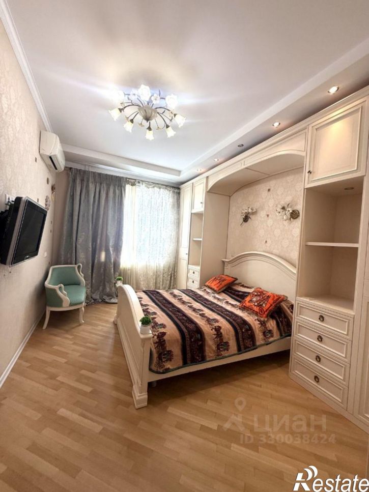2-комн квартира улица имени Володи Головатого, 302,  д. 302