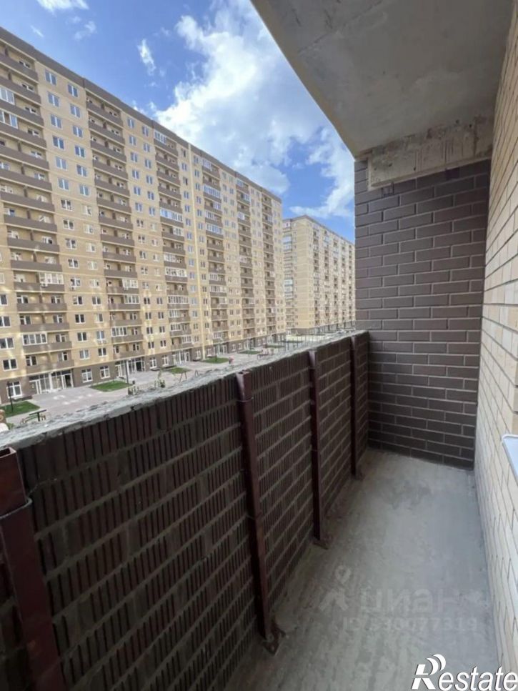 2-комн квартира улица имени Хамазана Гизатуллина, 2 к27,  д. 2 к27