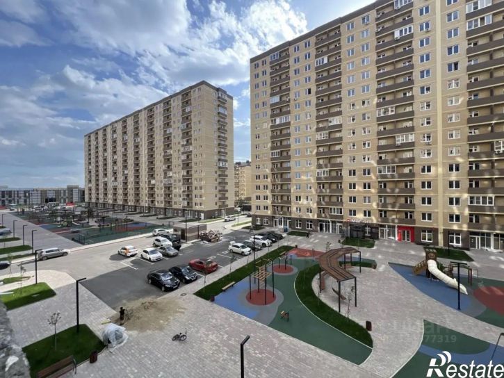 2-комн квартира улица имени Хамазана Гизатуллина, 2 к27,  д. 2 к27