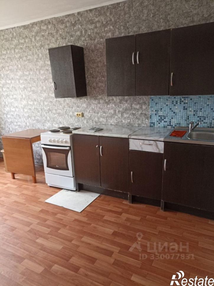 2-комн квартира улица Карякина, 27,  д. 27