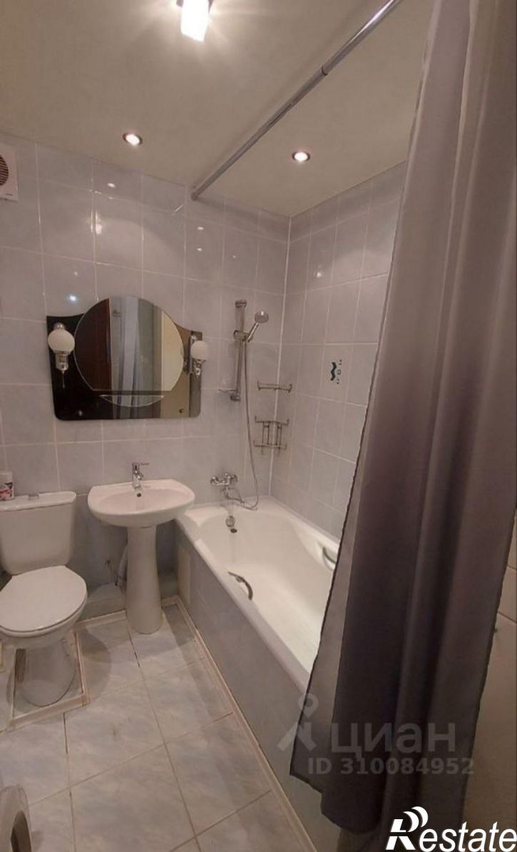 3-комн квартира проспект Чекистов, 33,  д. 33