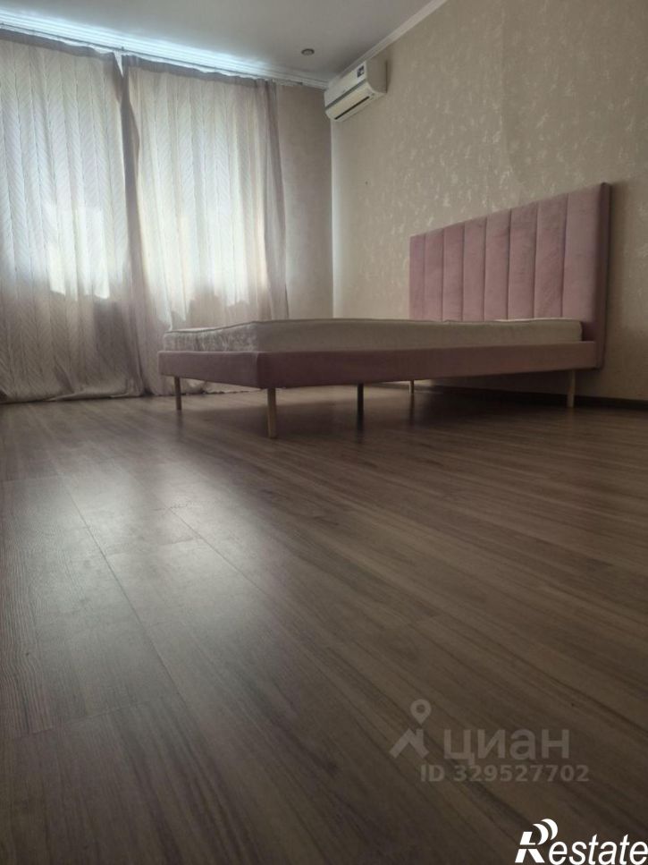 1-комн квартира ул им. 70-летия Октября, 1/3,  д. 1/3