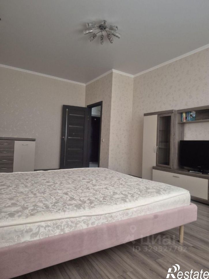 1-комн квартира ул им. 70-летия Октября, 1/3,  д. 1/3