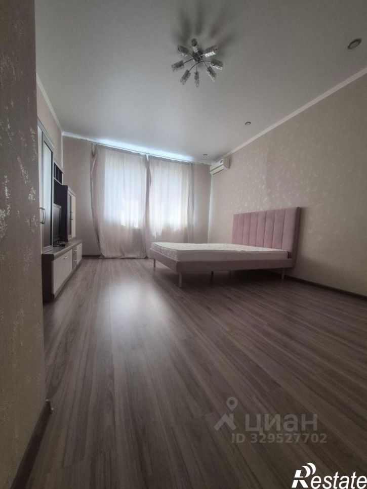 1-комн квартира ул им. 70-летия Октября, 1/3,  д. 1/3