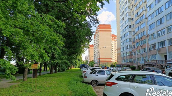 2-комн квартира улица Генерала Трошева, 37,  д. 37