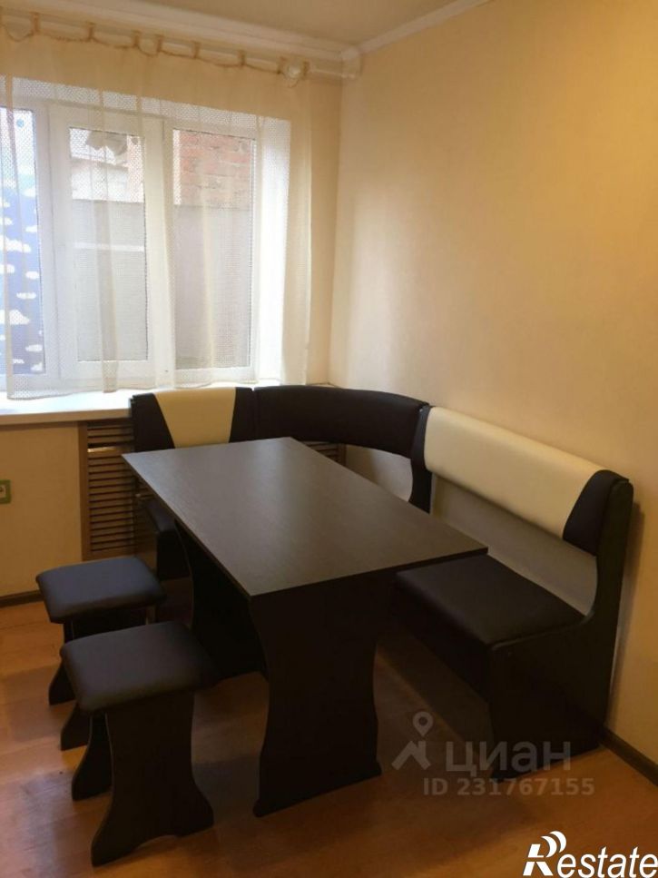 3-комн квартира улица 4-я Линия, 37,  д. 37