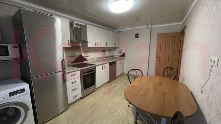 3-комн квартира Красных Партизан ул.