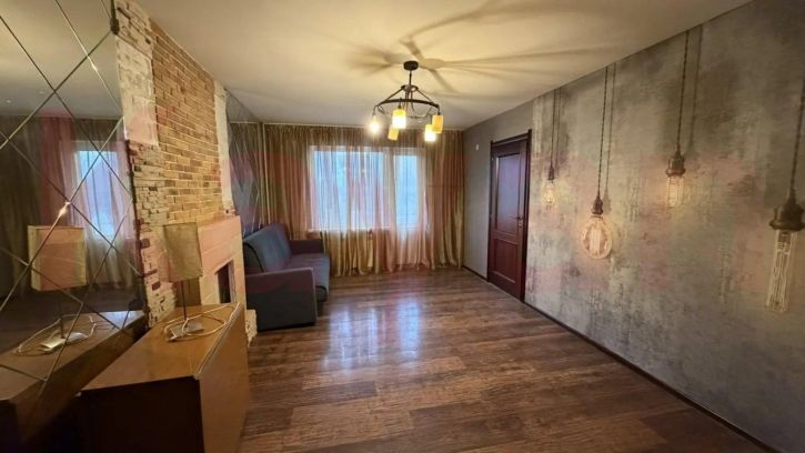 4-комн квартира им. Игнатова ул.