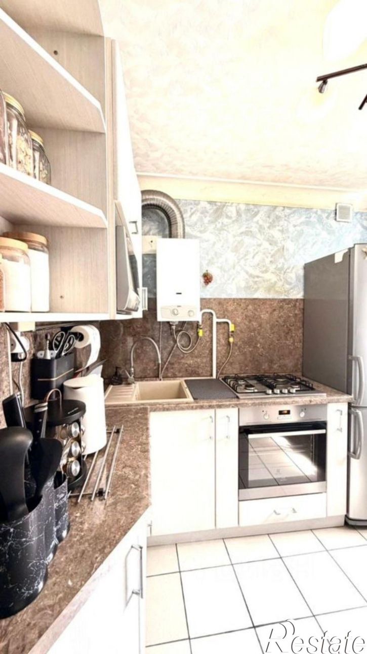 2-комн квартира улица Орджоникидзе, 93,  д. 93