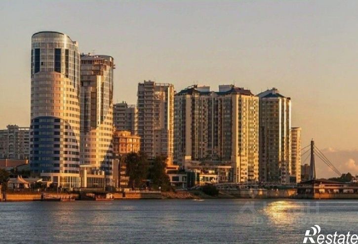 4-комн квартира улица Кубанская Набережная, 37,  д. 37