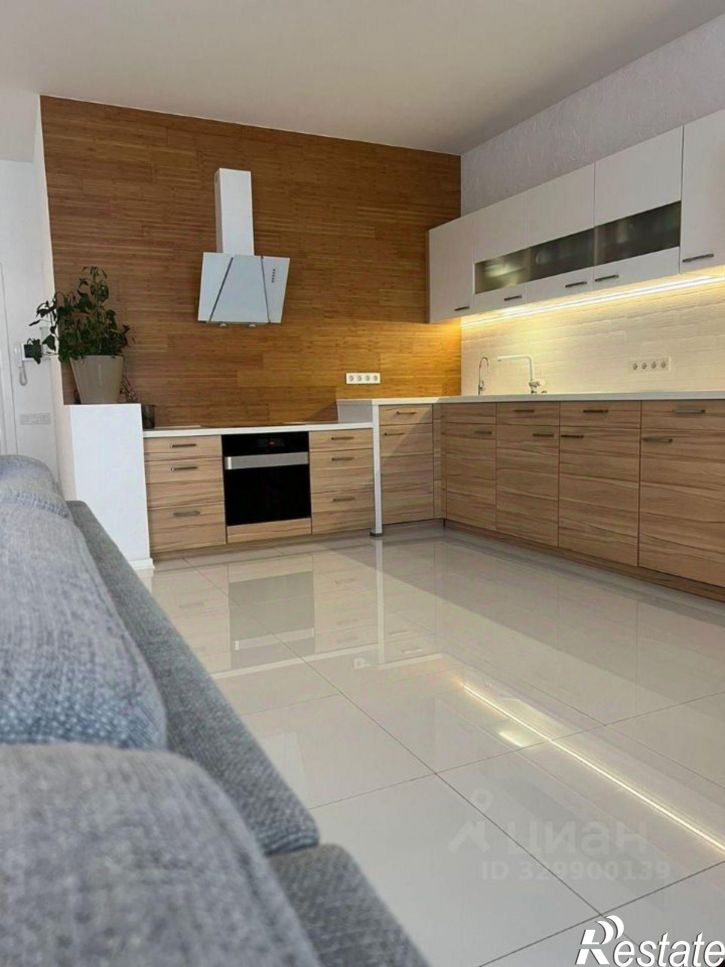 4-комн квартира улица Кубанская Набережная, 37,  д. 37