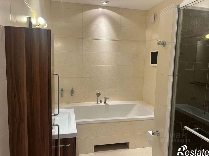 4-комн квартира улица Кубанская Набережная, 37,  д. 37