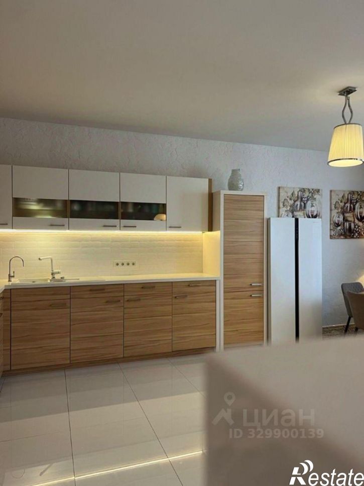 4-комн квартира улица Кубанская Набережная, 37,  д. 37