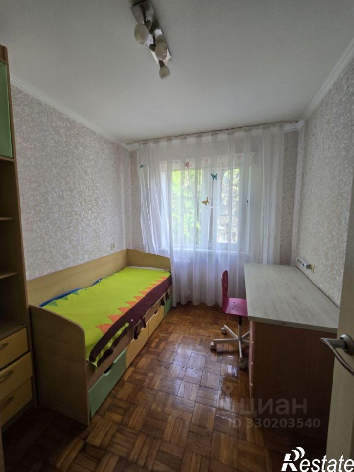 4-комн квартира улица Благоева, 38,  д. 38