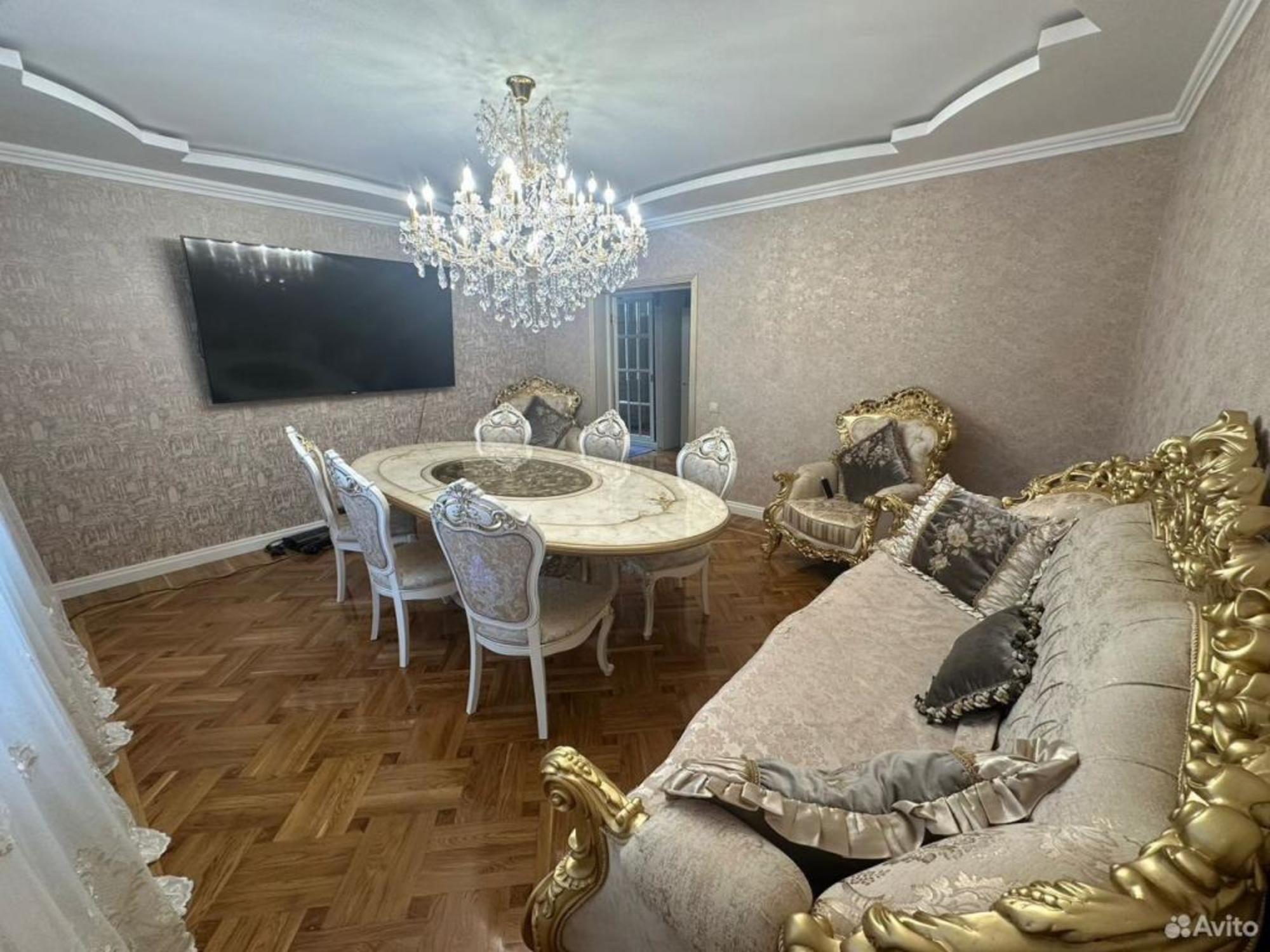 Купить дачу, дом, коттедж за 35 000 000 рублей на Будённого ул, 211