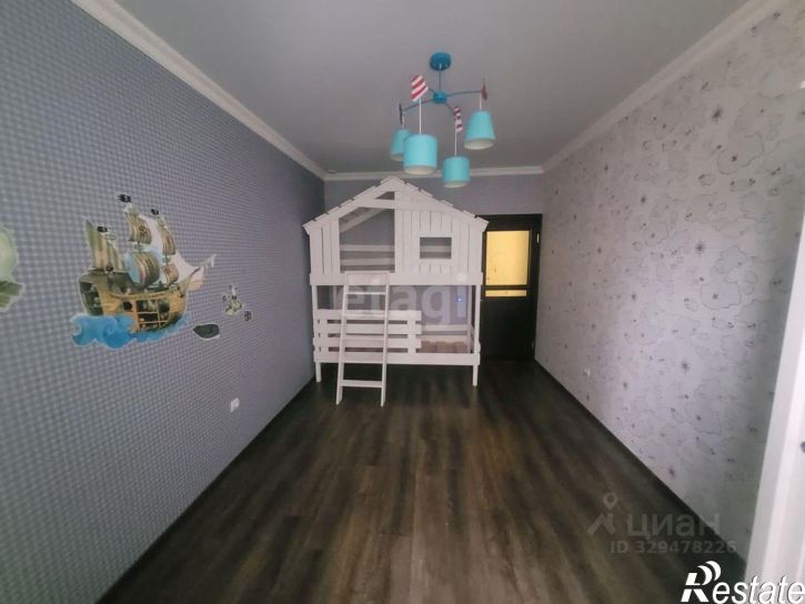 3-комн квартира улица им. Героя Яцкова И.В., 8,  д. 8