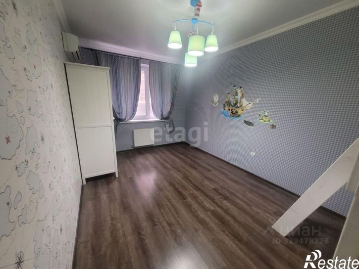 3-комн квартира улица им. Героя Яцкова И.В., 8,  д. 8