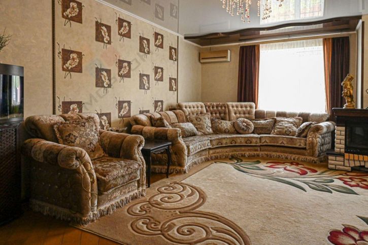 5-комн квартира Кавказская ул, 142