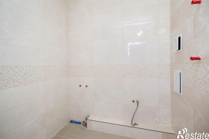 2-комн квартира Питерская улица, 40 к1,  д. 40 к1