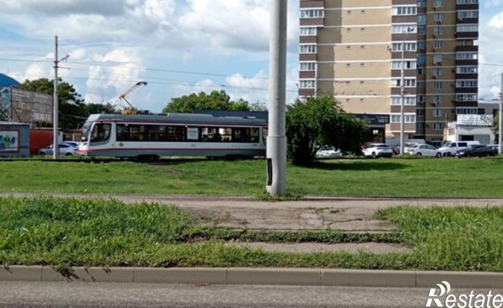 4-комн квартира улица Тюляева, 35,  д. 35