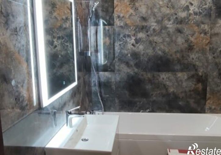 5-комн квартира ул им. Селезнева, 212,  д. 212