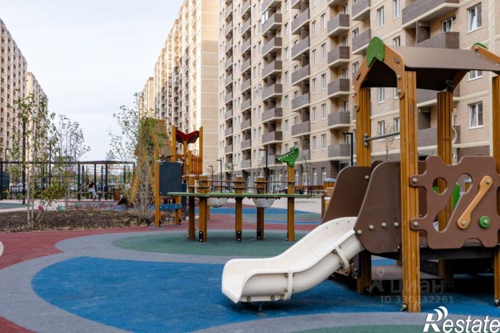 3-комн квартира улица Лётчика Позднякова, 2 к16,  д. 2 к16