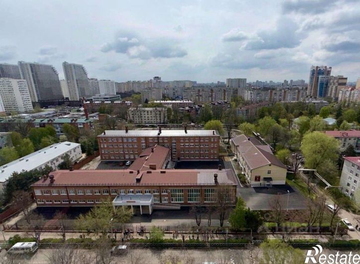2-комн квартира улица Карякина, 5 к1,  д. 5 к1