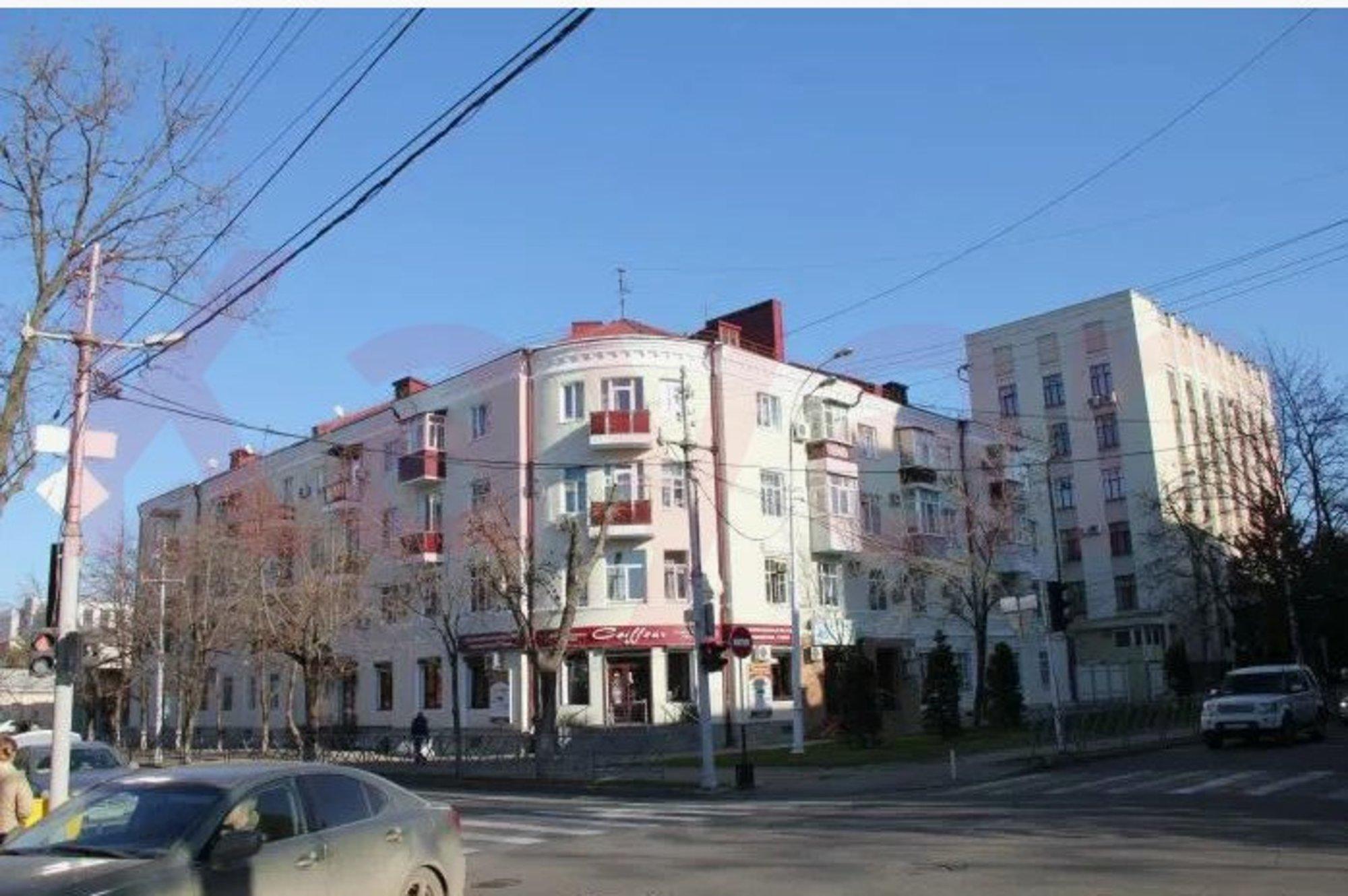 Сдать торговое помещение за 140 000 рублей на им. Ленина ул.