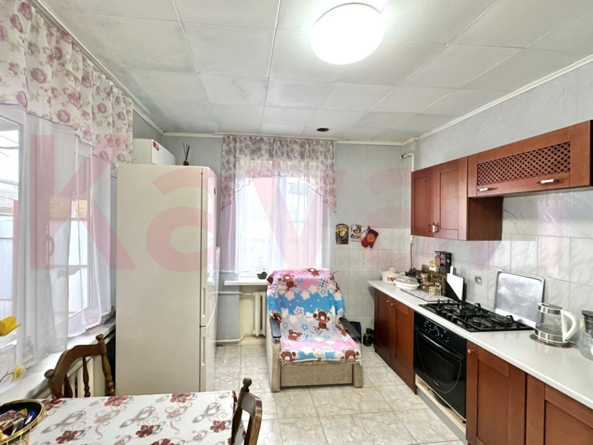 Купить дачу, дом, коттедж за 18 600 000 рублей на 2-я Линия ул.