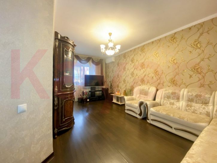 4-комн квартира Вологодская ул.