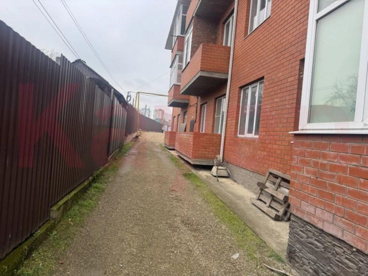3-комн квартира Карасунская ул.