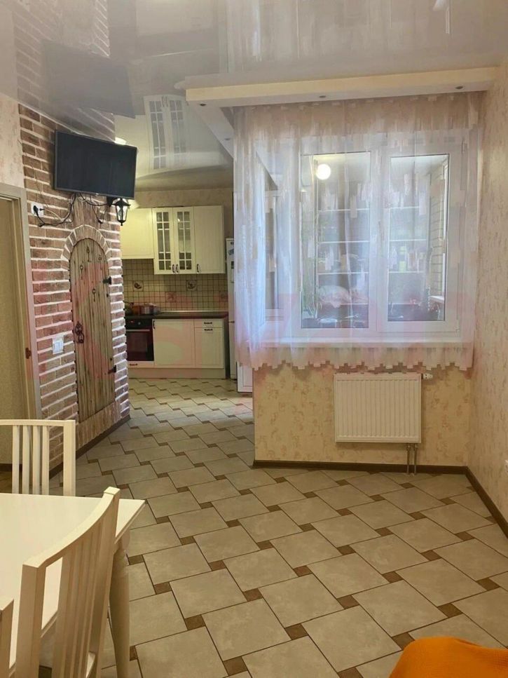 3-комн квартира Российская ул.