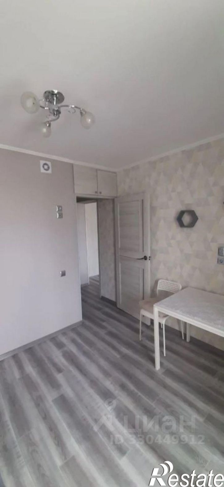 1-комн квартира пр-кт Чекистов, 20,  д. 20