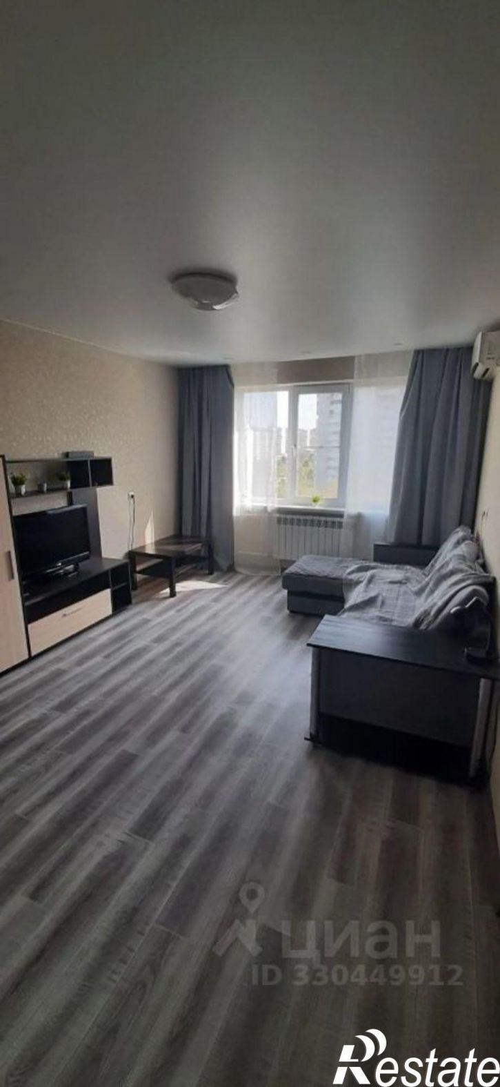 1-комн квартира пр-кт Чекистов, 20,  д. 20