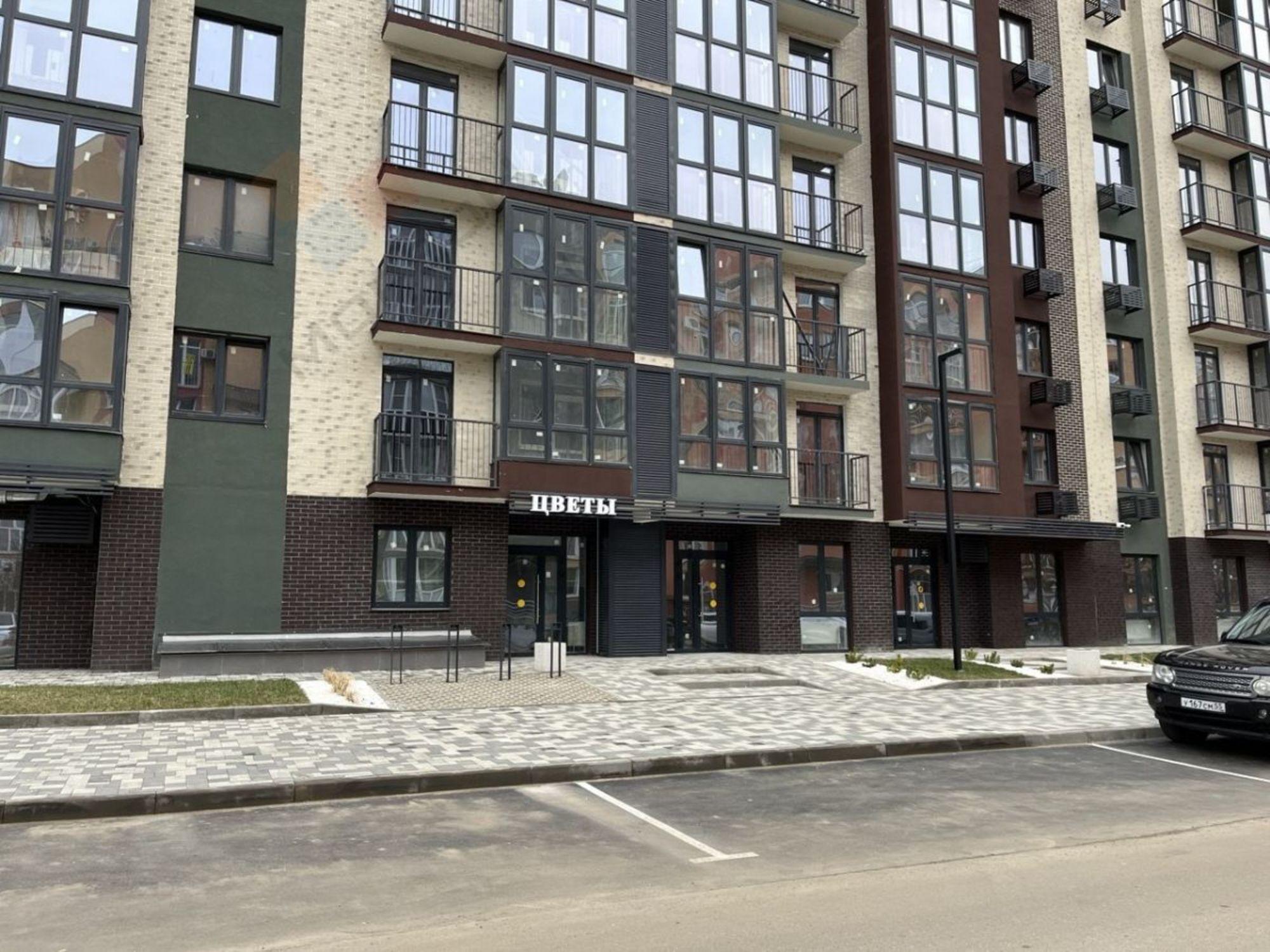 Купить торговое помещение за 16 280 000 рублей на Венецианская ул, 20