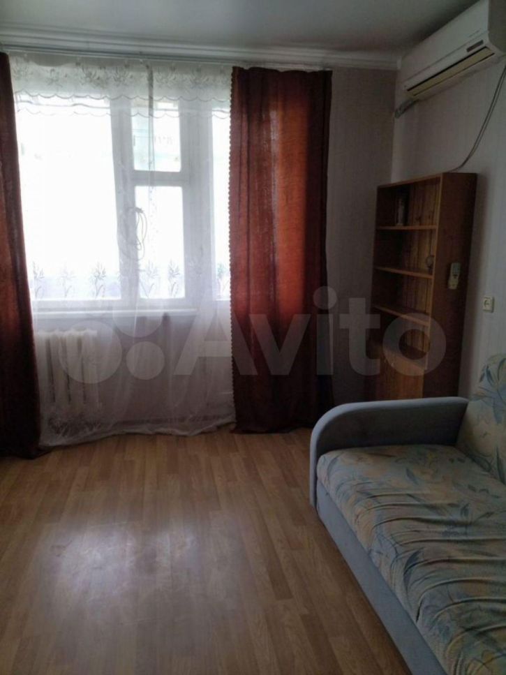 1-комн квартира Карякина ул, 3