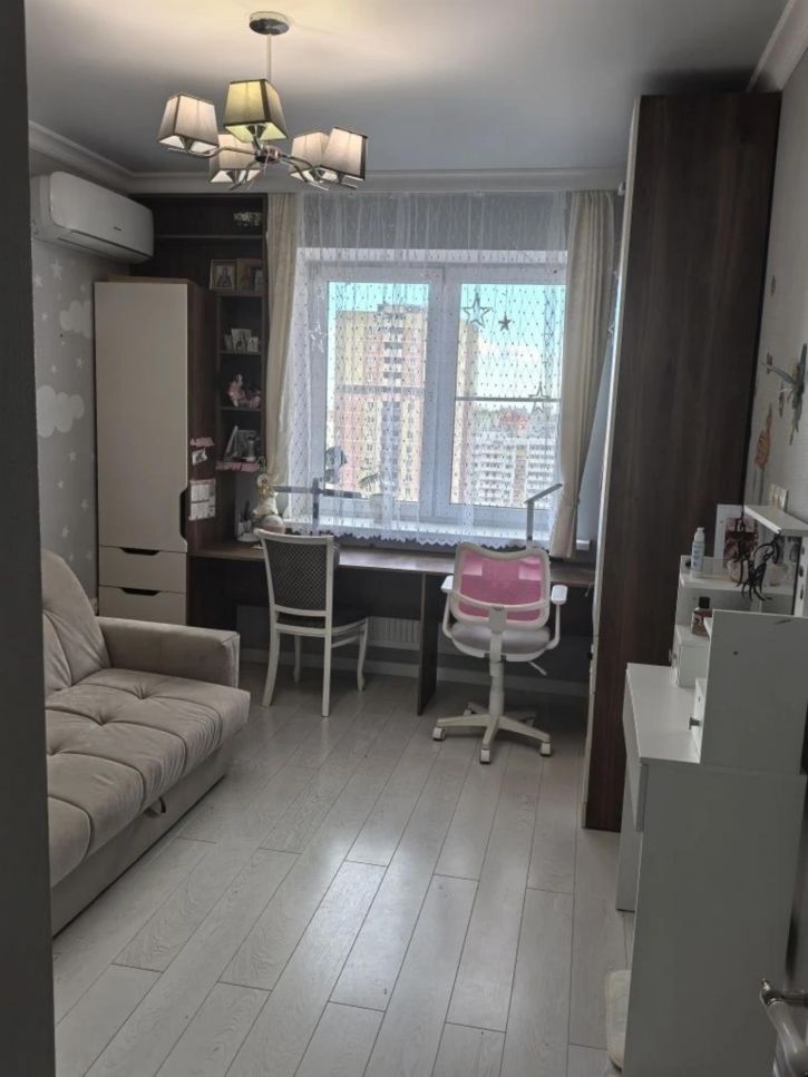 3-комн квартира улица им. Героя Яцкова И.В., 15к1