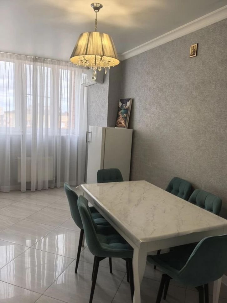 3-комн квартира улица им. Героя Яцкова И.В., 15к1