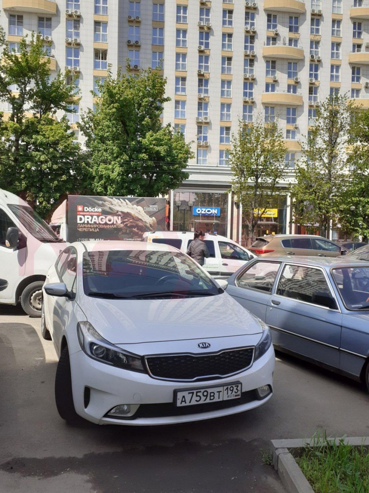 Купить торговое помещение за 85 000 000 рублей на Коммунаров ул.